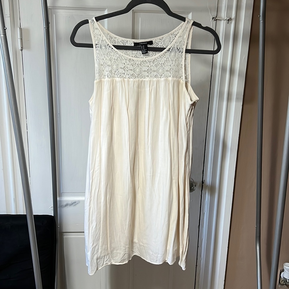 Forever 21 babydoll dress. Excellent condition.